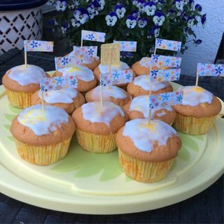 muffins with flags